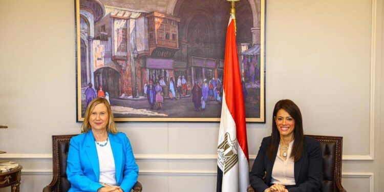 وزيرة التعاون تبحث مع البنك الدولي ومؤسسة التمويل الاستفادة من برنامج سوق رأس المال المشترك