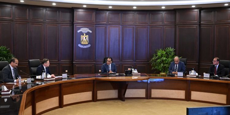 رئيس الوزراء يلتقي المدير العام لشركة “روساتوم” الروسية لمتابعة موقف تنفيذ محطة الضبعة النووية