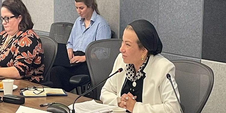 وزيرة البيئة والرئيس السابق لمؤتمر التنوع البيولوجي COP14 تترأس المائدة المستديرة الأولى