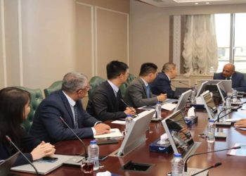 وزير الكهرباء يبحث مع شركة هواوي الصينية الاستعانة باجهزة ذكية فى شبكات التوزيع لحساب الطاقة