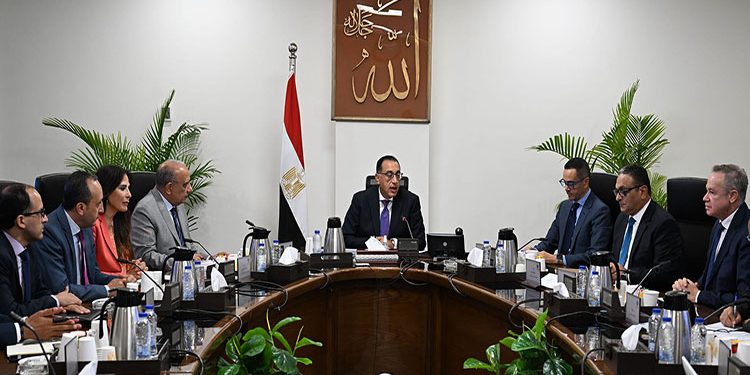 رئيس الوزراء يعقد اجتماعًا لمُراجعة الأجندة التشريعية ومشروعات القوانين التي سيتم تقديمها للبرلمان