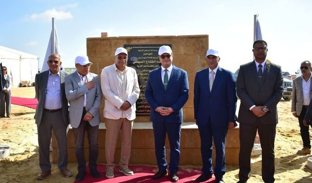 وزير الإسكان يضع حجر الأساس للمجمع الصناعي الأخضر بالمنطقة الصناعية بالعلمين