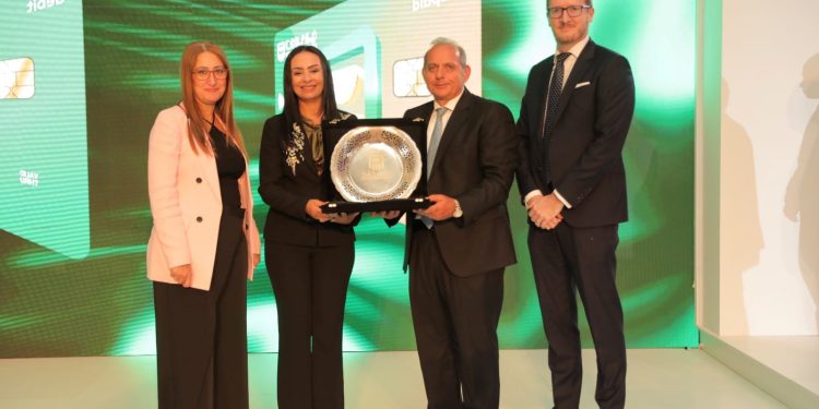 البنك الأهلي المصري يطلق أول بطاقة بخاصية تلامسية Touch Card في مصر دعما للعملاء “ضعاف البصر”