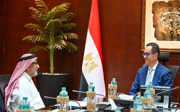وزير الاستثمار يلتقي رئيس مجموعة عبد المحسن الحكير القابضة لبحث مشروعات المجموعة بالسوق المصري