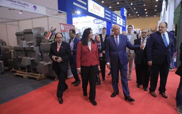 وزير السياحة طط يفتتح المعرض الدولي لتجهيزات الفنادق والمنشآت السياحية