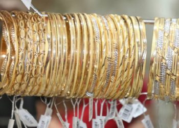 أسعار الذهب عالميا تنخفض في نهاية أسبوع بنسبة 0.7%