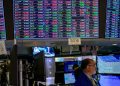 تباين أداء الأسواق الآسيوية بعد ارتفاع “وول ستريت”