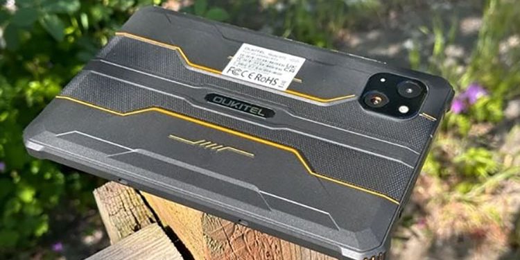 تابلت متين مقاوم للماء بالكامل يغزو الأسواق