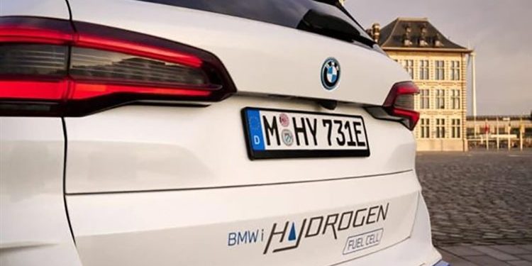 تفاصيل أول سيارة موفرة من BMW