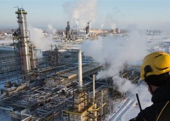 النفط يواصل الصعود.. والخام الأمريكي يتداول فوق مستويات 70 دولاراً للبرميل