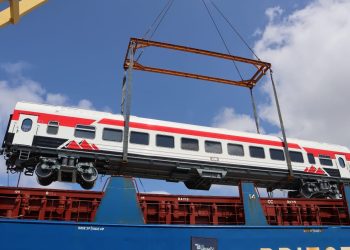 وزارة التخطيط والتعاون الدولى: اتفاق على توريد 1350 عربة قطار مجرية لمصر