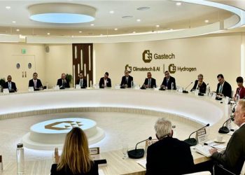 وزير البترول يرأس مائدة مستديرة تحت عنوان “صياغة مستقبل عملى وواقعى للطاقة في مصر”