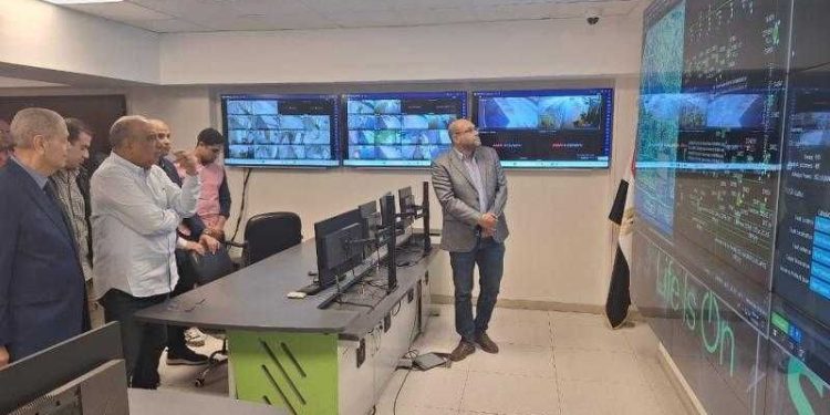 وزير الكهرباء يتفقد شركة شمال القاهرة لتوزيع الكهرباء “فرع القاهرة الجديدة “