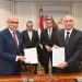 وزير الإسكان ورئيس شركة العاصمة يشهدان توقيع عقد لضبط منظومة مياه الشرب والصرف الصحى بالعاصمة
