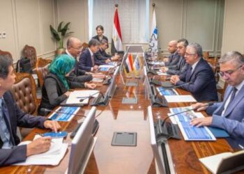 رئيس اقتصادية قناة السويس يستقبل وفد مدينة ينجتان Yingtan الصينية لبحث التعاون المشترك