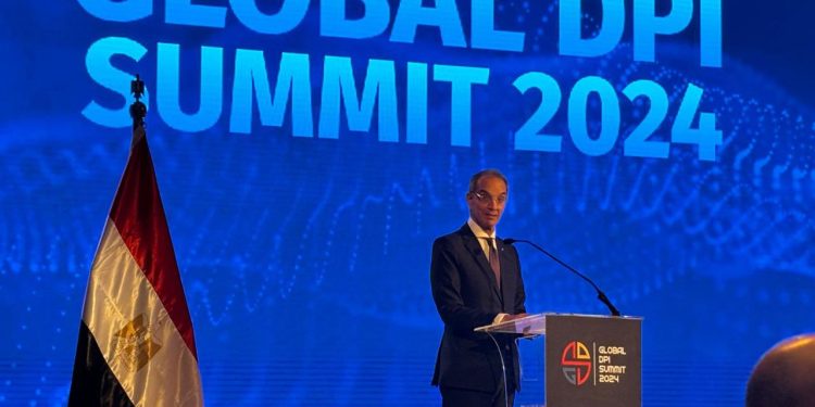 وزير الاتصالات: نعمل على إعداد الخزانة الرقمية لحفظ مستندات المواطنين رقميًا