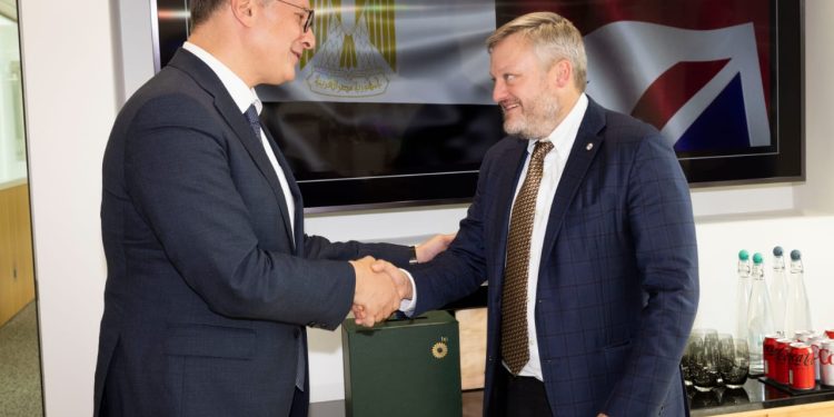 وزير البترول يعقد جلسة مباحثات ثنائية مع الرئيس التنفيذي لشركة بي بي