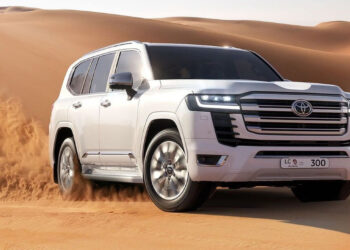 سعر تويوتا لاند كروزر 2024 في الإمارات