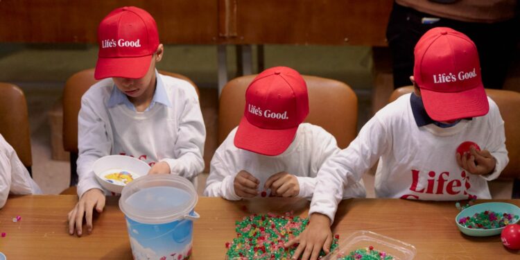 إل جي تدعم مركز رؤية لذوى الإعاقة بسوهاج بأحدث أجهزتها الالكترونية