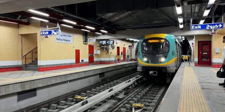 النقل تعلن مواعيد خطوط المترو الانفاق والقطار الكهربائي الخفيف LRT