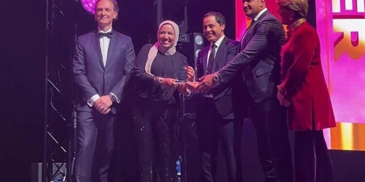 المصرية للاتصالات تفوز بجائزة أفضل مقدم لخدمات الربط الدولي في فئة البيانات من Global Connectivity Awards