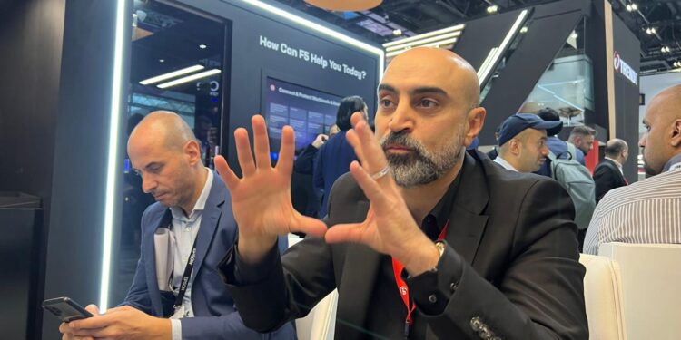 أبو خاطر: التطبيقات تشكل خطراً أمنياً وF5 تقدم حلولاً شاملة للتأمين ضد الهجمات الإلكترونية