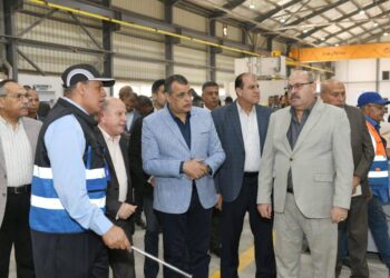 وزير الإنتاج الحربي يتفقد “حلوان لمحركات الديزل