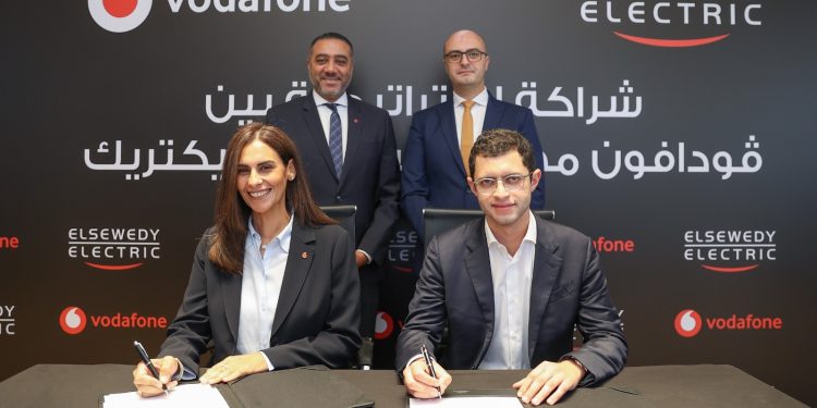 شراكة بين ڤودافون والسويدي اليكتريك لتوطين صناعة معدات الاتصالات المتطورة