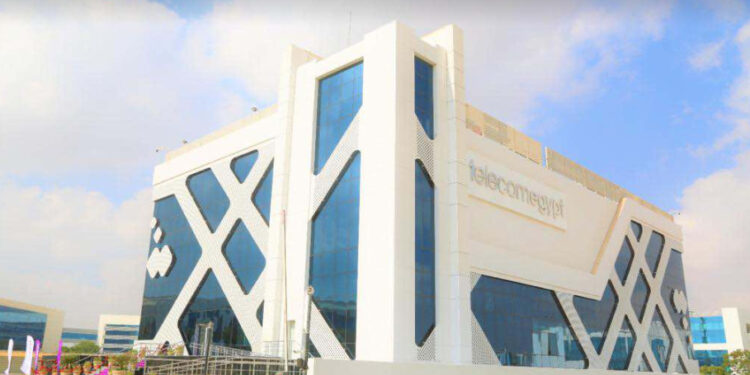 المصرية للاتصالات تحصل على شهادة التصميم Tier III لمركز البيانات الإقليمي RDH2