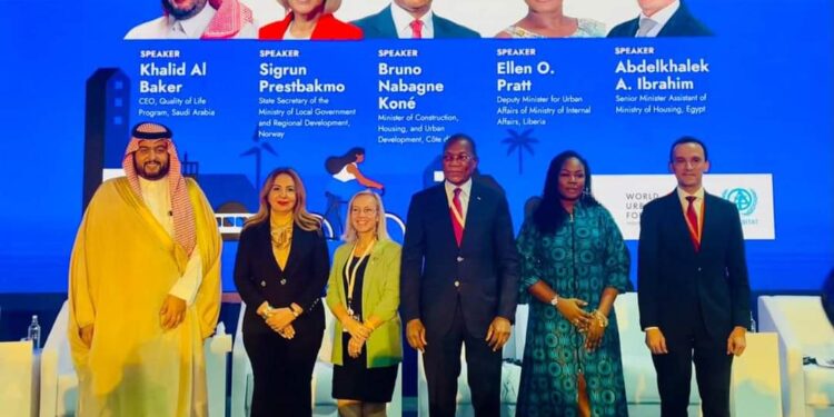 الاتصالات تستعرض جهود الدولة فى بناء مجتمع رقمى تفاعلى آمن