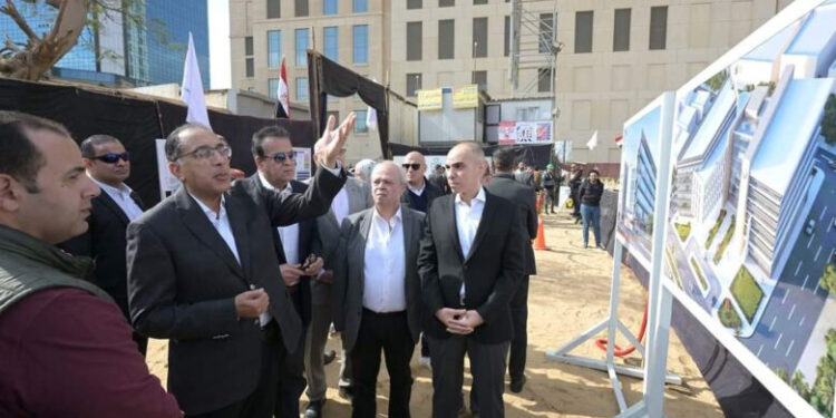 رئيس الوزراء يُتابع مشروع تطوير مستشفى أورام دار السلام “هرمل سابقاً”