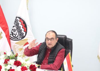 وزير قطاع الأعمال يستعرض مؤشرات أداء شركات الأدوية التابعة وموقف مشروعات التطوير