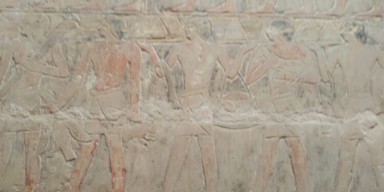 توضيح بشأن ما تم تداوله من صور لأحد الجدران الداخلية لمقبرة ميروكا بمنطقة سقارة الأثرية