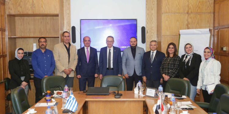تعزيز التعاون بين رجال أعمال إسكندرية ومفوض الشؤون التجارية والاقتصادية بسفارة اليونان