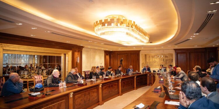 وزير الرياضة ورئيس شركة العاصمة الإدارية للتنمية العمرانية يتابعان آخر استعدادات النسخة التاسعة لماراثون زايد الخيري