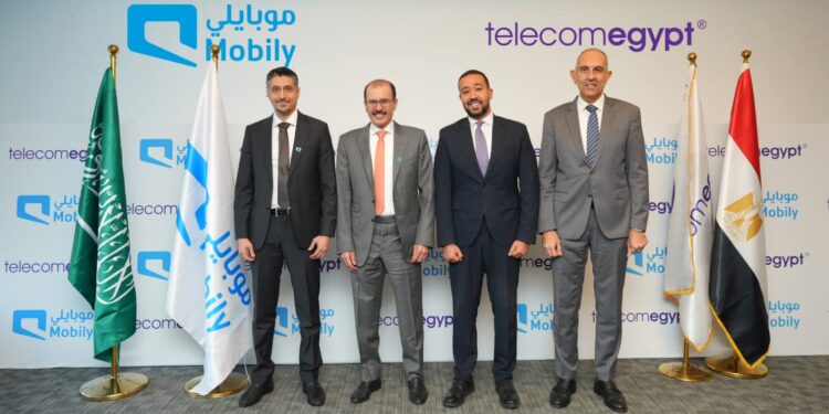“موبايلي” تتعاون مع “المصرية للاتصالات” لإنزال أول كابل بحري سعودي يربط بين السعودية ومصر عبر البحر الأحمر