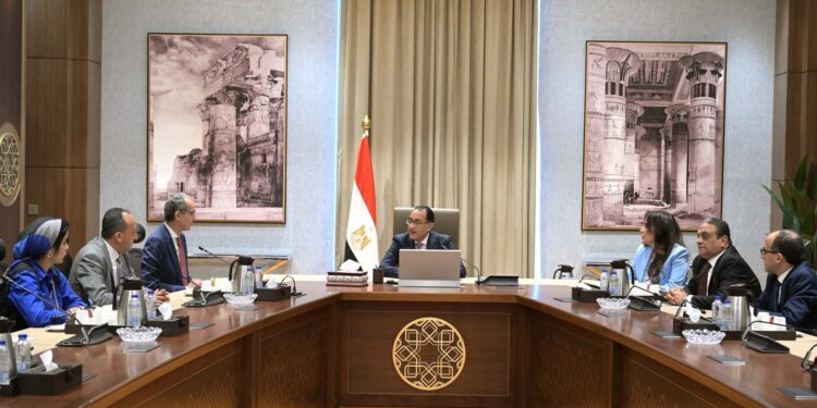 رئيس الوزراء يلتقي وزير الاتصالات لمتابعة عدد من ملفات العمل