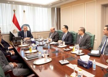 وزير البترول يبحث مع مجموعة القحطانى تسريع مشروع مجمع العلمين للبتروكيماويات