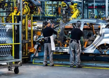 شركة نيسان تسجم موظف 20 عامًا لهذا السبب