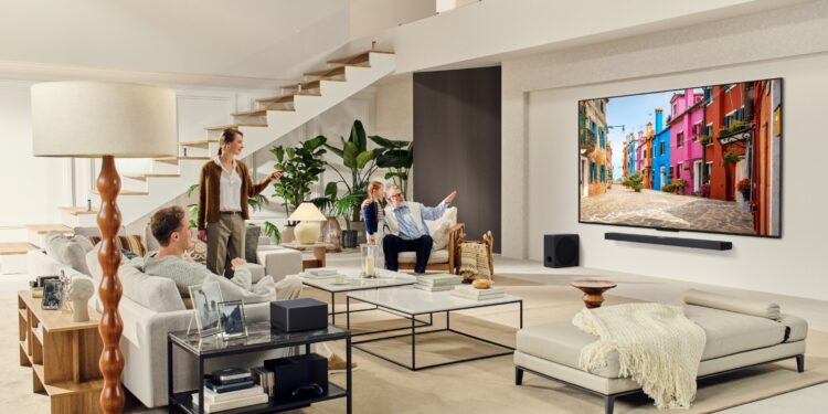 إل جى تكشف عن تشكيلة QNED EVO 2025 الجديدة بتقنيات تلفزيونات OLED الأساسية