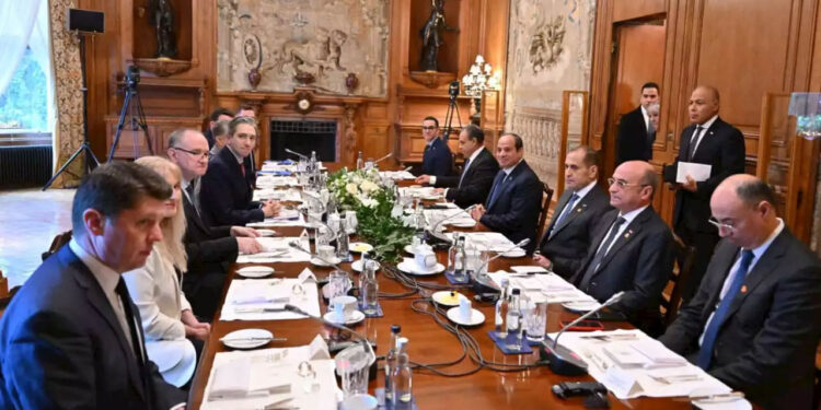 الرئيس السيسي يلتقي رئيس الوزراء الأيرلندي