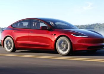 تسلا وستيلانتس تحتلان صدارة الشركات الأكثر استدعاءً في أمريكا خلال 2024