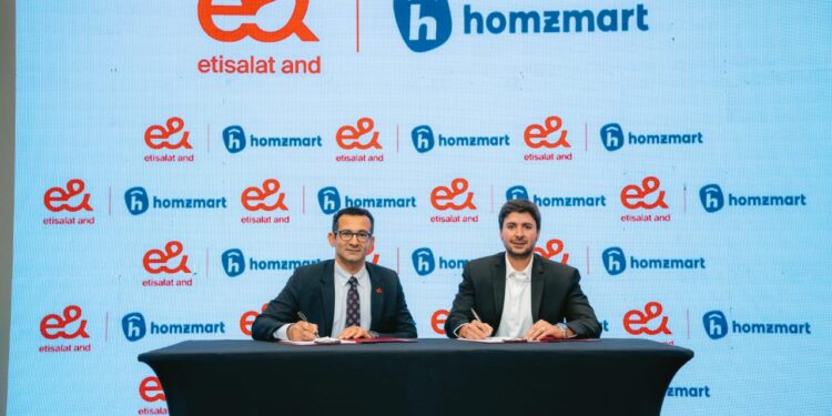 شراكة بين إي آند للتكنولوجيا المالية والتطبيقات الرقمية و هومزمارت