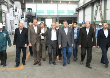 وزير الإنتاج الحربى يتفقد خطوط الإنتاج ومراحل التصنيع بـشركة حلوان للصناعات الهندسية (مصنع 99 الحربي)