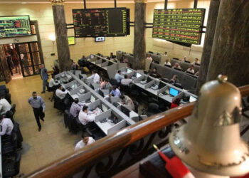 هبوط قطاعات البورصة بجلسة الأحد باستثناء صعود السيارات والاتصالات