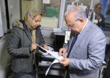 وزير الكهرباء يتفقد هيئة تنمية واستخدام الطاقة الجديدة والمتجددة