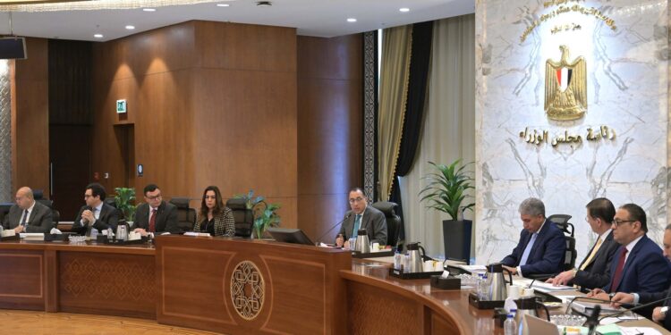رئيس الوزراء يترأس اجتماع المجلس الأعلى للتخطيط والتنمية العمرانية