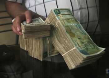 صعود قوي لليرة السورية أمام الدولار بعد سقوط نظام الأسد