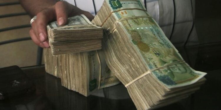 صعود قوي لليرة السورية أمام الدولار بعد سقوط نظام الأسد
