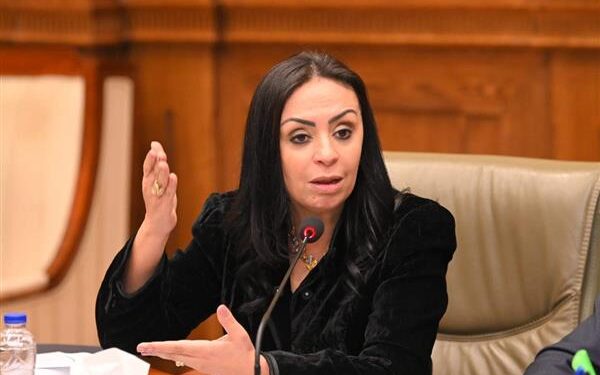 وزيرة التضامن تتابع تداعيات حريق منشية ناصر .. وتوجه بصرف التعويضات اللازمة